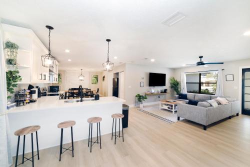 Crystal River House | Family-Friendly Escape Near 3 Sister Springs with Game Room