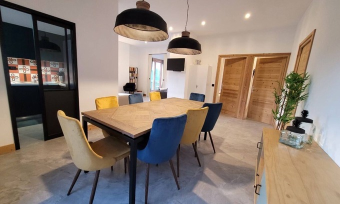 Saint-Gervais-les-Bains Apartment | Serene 85m² Apartment in Private Chalet with Ocean View