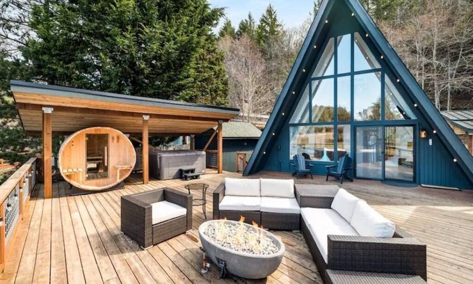 Matlock House | Relaxing A Frame Over Water - Sauna, Hot Tub & Ocean Views
