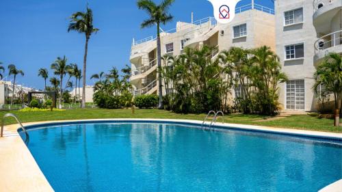 Puente del Mar Apartment | New Acapulco Retreat Garden Pool & Gym