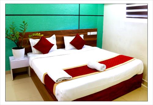Ernakulam South Hotel | New Aliyans Hotel & Restaurant