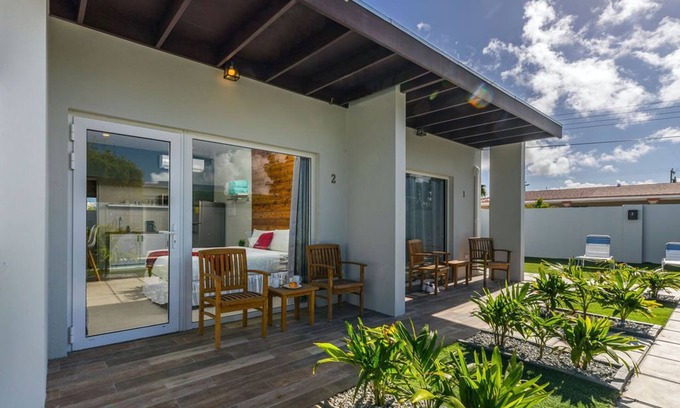 Koyari Apartment | Ideal Studio Steps from Palm & Eagle Beach with Ocean View