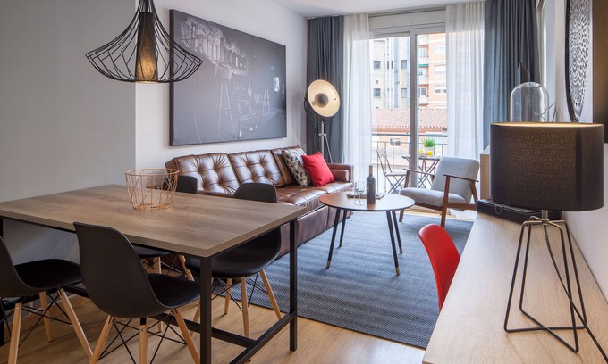 El Camp de l'Arpa del Clot Apartment | Bright Apartment Steps from Sagrada Familia - Guest Rated 10/10