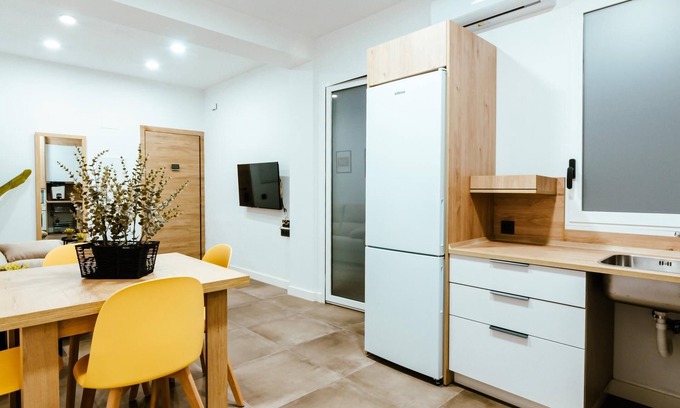 Murcia Apartment | Modern Central Apartment with Spa and Family-Friendly Amenities