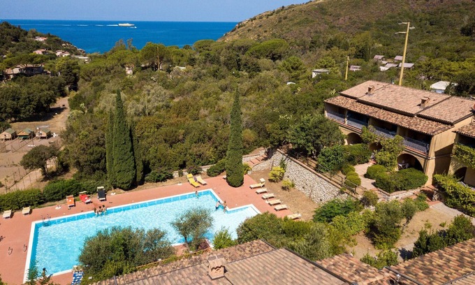 Rio nell'Elba Apartment | Cozy Apartment for 6 Near the Ocean with Spa and Hot Tub