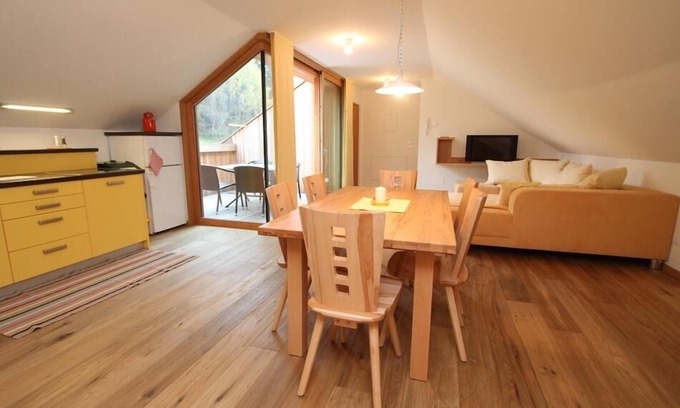 San Lorenzo di Sebato Apartment | Tranquil Getaway: Fully Furnished Apartment with Kitchen