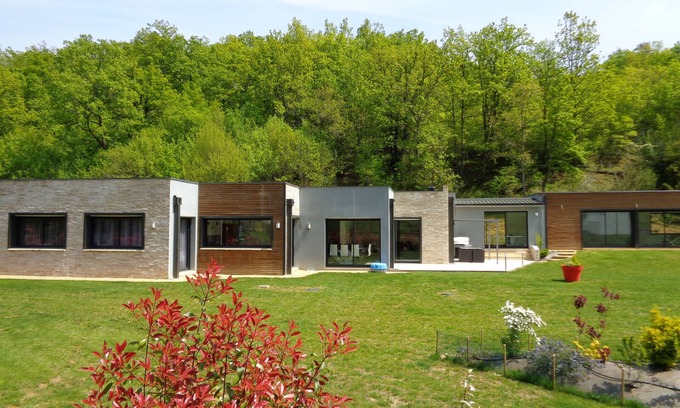 Orliaguet Villa | Modern Villa Near Sarlat with Indoor Pool & Spa Amenities