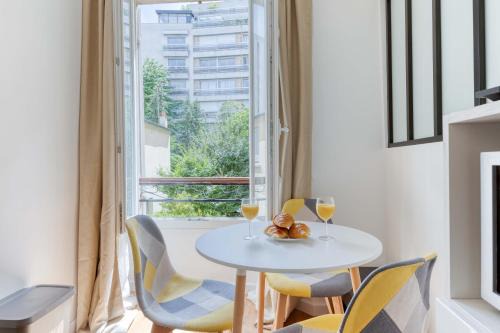 Bel-Air Nord Apartment | Inviting Studio Retreat in Central Paris for Families