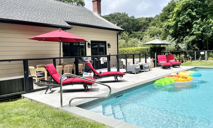 Springs House | Experience Summer 2024 at Our Oceanfront Oasis - Rated 10/10!