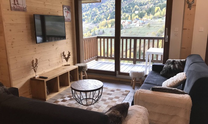 Saint-Francois-Longchamp Apartment | Ideal Ski-In, Ski-Out Apartment for 8 with Spa Access