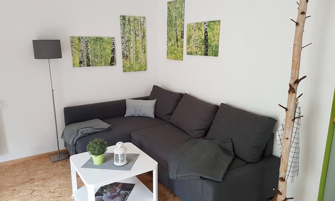 Mauerstetten Apartment | Modern Apartment in Birkenfeld: Family-Friendly & Inviting