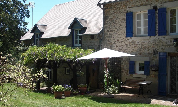 Saint-Priest-la-Plaine Apartment | Inviting Apartment with Terrace, Garden & Spa Amenities