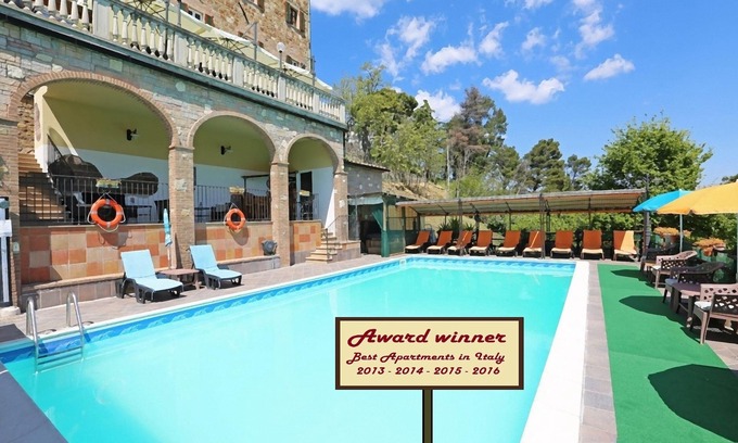 Montecastelli Apartment | Relaxing Apartment with Pool, Jacuzzi & Tennis Court in Tuscany