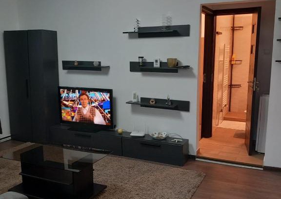 Fagaras Apartment | Guest Rated: New Apart - Family-Friendly Stay Awaits