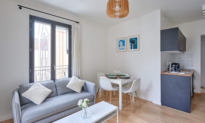 Silly-Gallieni Apartment | Modern Apartment in Boulogne with Breakfast and Kitchen