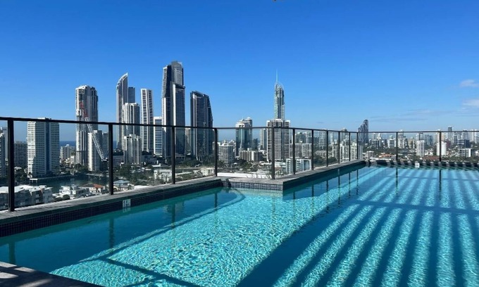 Surfers Paradise Apartment | Modern Apartment with Spectacular Views and Top Amenities