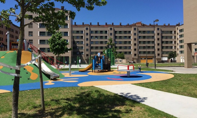 Distrito Oeste Apartment | Modern Apartment in Gijon with Spa and Family Amenities