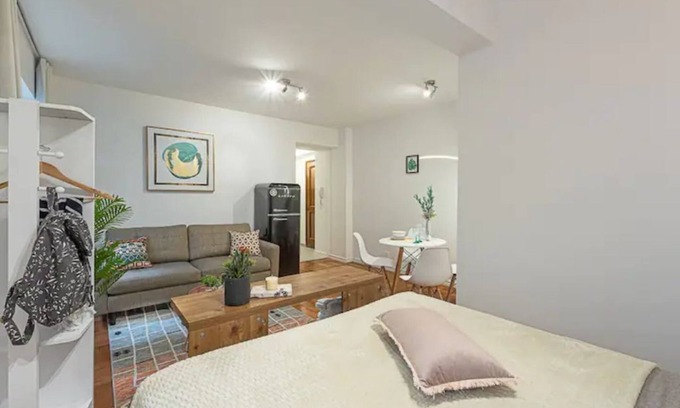 Lastarria Apartment | Modern Apartment in Trendy Lastarria with Spa & Breakfast