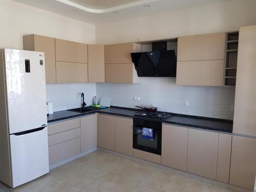 Chornomorsk Apartment | Stunning New Apartment on Parkovaya with Ocean View