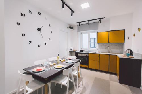 Santa Lucia Apartment | Inviting New Apartment with Patio for Family Comfort