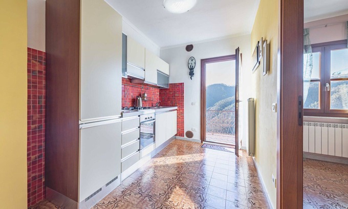 Borghetto di Vara Apartment | Scenic Apuan Alps Apartment with Breakfast for Families