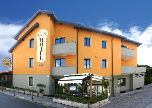 San Bartolomeo al Mare Hotel | Family-Friendly Retreat at New Automatic Villa Daniela