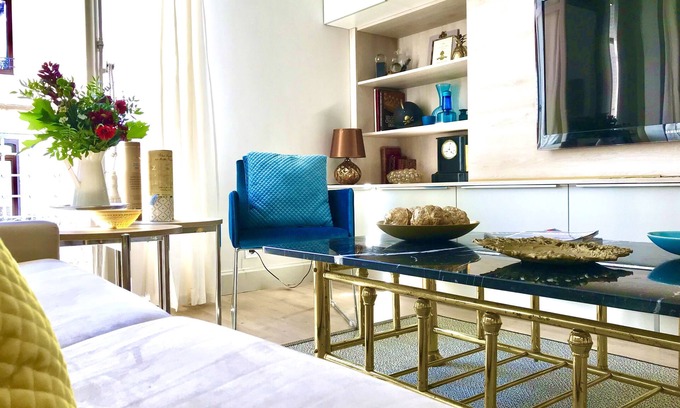 Avignon City Centre Apartment | Discover New Avignon Place Jérusalem: 10/10 Rated Retreat