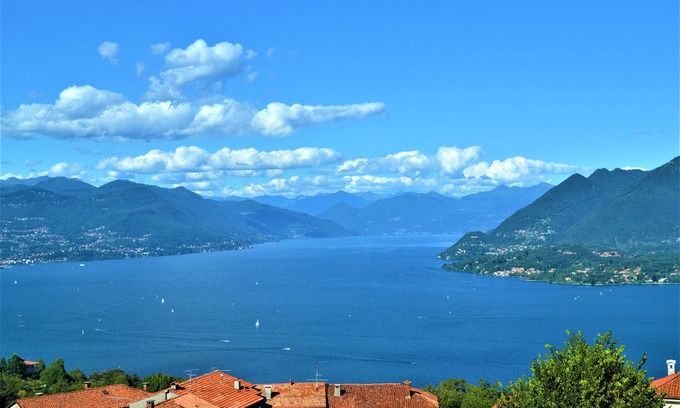 Magognino Apartment | Bright Apartment with Large Terrace & Panoramic Lake Views