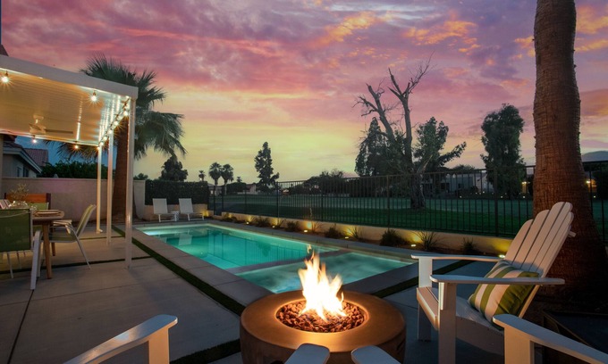 Coachella House | Relaxing Baja Salt Pool & Spa Steps from Golf Course