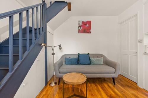 Shacklewell House | New! Bright 2BR Dalston House with Garden and BBQ