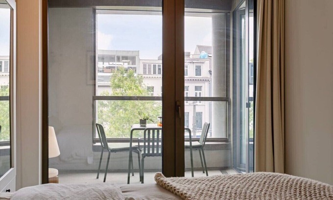 De Kaaien Apartment | Modern 1BDR Apartment with Kitchen & Family-Friendly Amenities