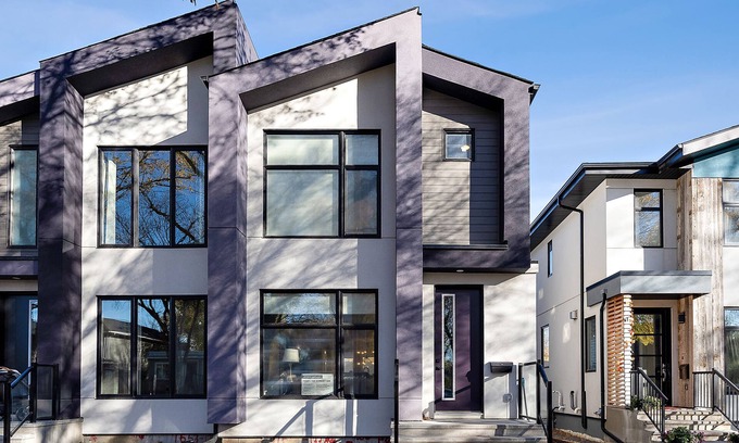 Northwest Edmonton Apartment | Modern Suite in Central Location with Wifi & Breakfast
