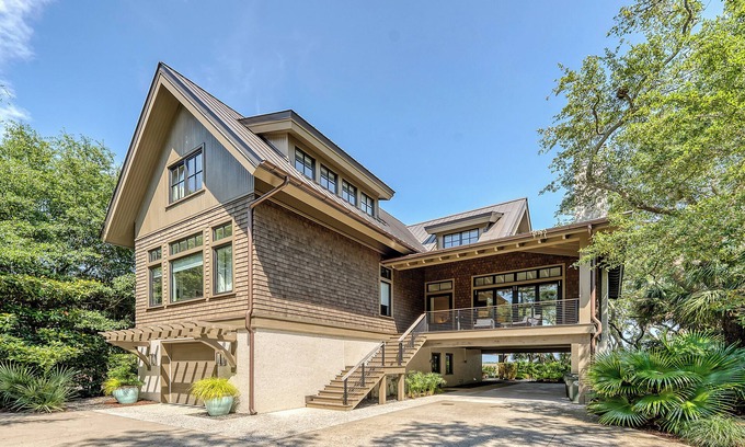 Vanderhorst Plantation House | New Build in Ocean Park: Guest Rated 9.8 with Family Amenities