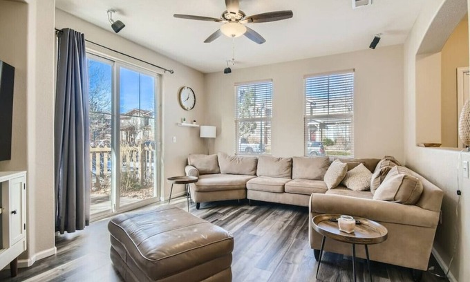 Commerce City House | Modern Hotel Near DIA: King Bed & Pet-Friendly Amenities
