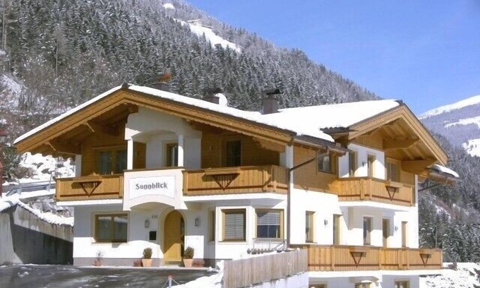 Zellbergeben Apartment | Bright Cottage with Ocean View on a Sunny Hill