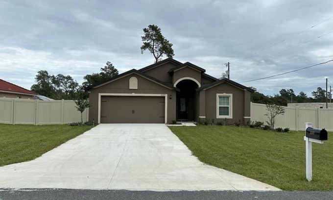 Ocala House | Modern Vacation Home with Private Entertainment Areas