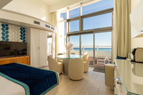 Province of Cagliari House | Beachfront Bliss at New Bussola - 4-Star Retreat