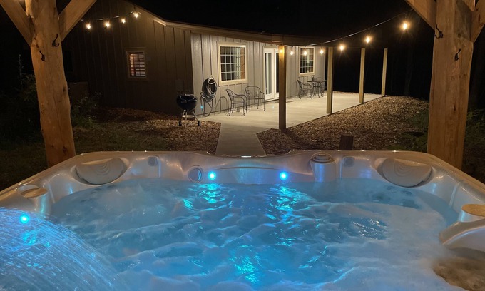 Anna Cabin | Cozy Cabin Retreat with Private Hot Tub in the Woods