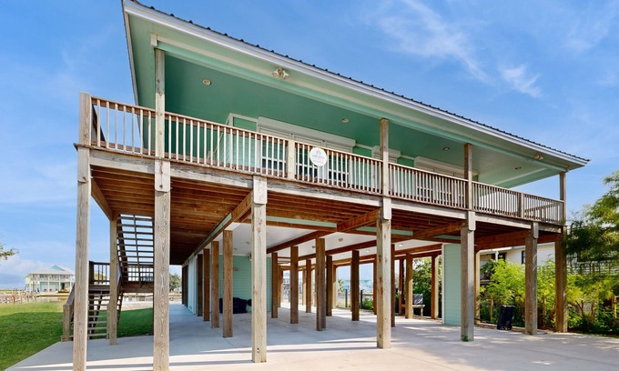 Rockport House | Canal-Front Retreat with Chef's Kitchen & Fishing Pier
