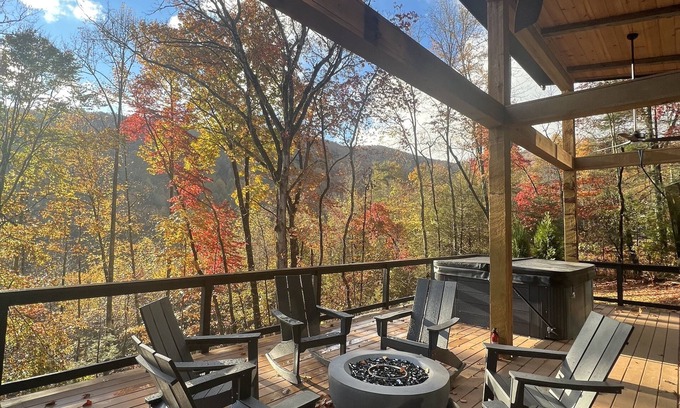 Clayton Cabin | Discover Caper Treehouse: Modern Cabin with Hot Tub Views