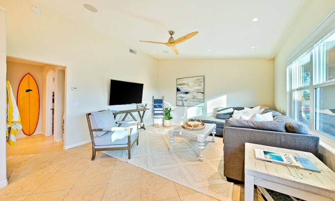 South Oceanside Condo | Experience Casa de Luna: Oceanfront Bliss & Top Reviews