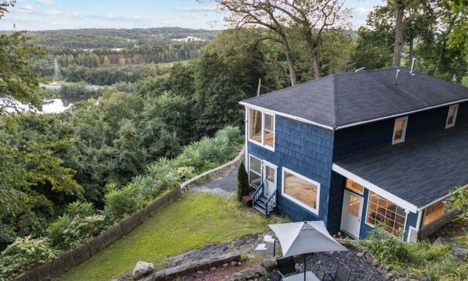Suffern House | NEW! CASA MATTIA - StayShores