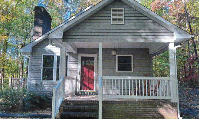 Peters Creek Cottage | Discover Cedar Run Cottage with Family-Friendly Amenities
