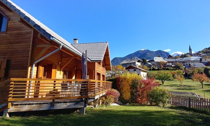 Risoul Ski Chalet | Modern Chalet for 12 with Pool and Lake View