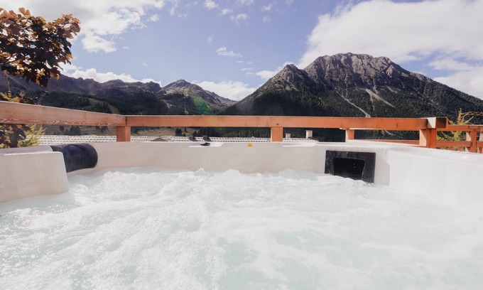 Montgenevre Ski Chalet | Relaxing Chalet Mandarine with Spa, Hot Tub & Sauna