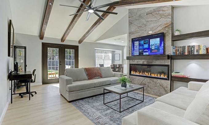 North Austin Civic Association House | NEW Charming 3BR 2BA w/Modern Fireplace by Domain @ Q2 Stadium