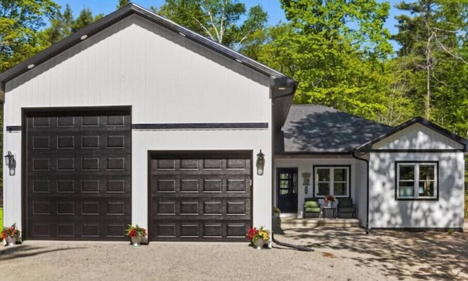 Jacksonport House | New Custom Home Steps from the Beach - Guest Rated 10/10