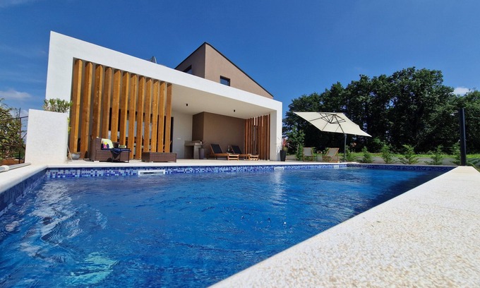 Sveti Petar u Sumi Villa | Inviting Villa with Pool & Breathtaking Sunset Views