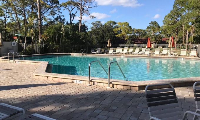 Sarasota Villa | Bright 2-Bedroom Villa with Pool Near Siesta Key