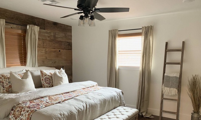 Waco House | Discover Coblentz Farm Cottage: Top-Rated Getaway with Kitchen